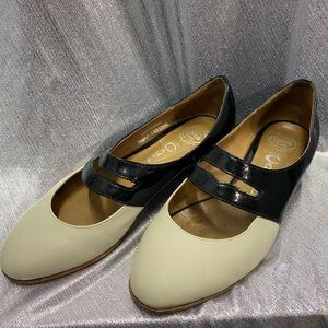 Jeffrey Campbell deposit flats size 9